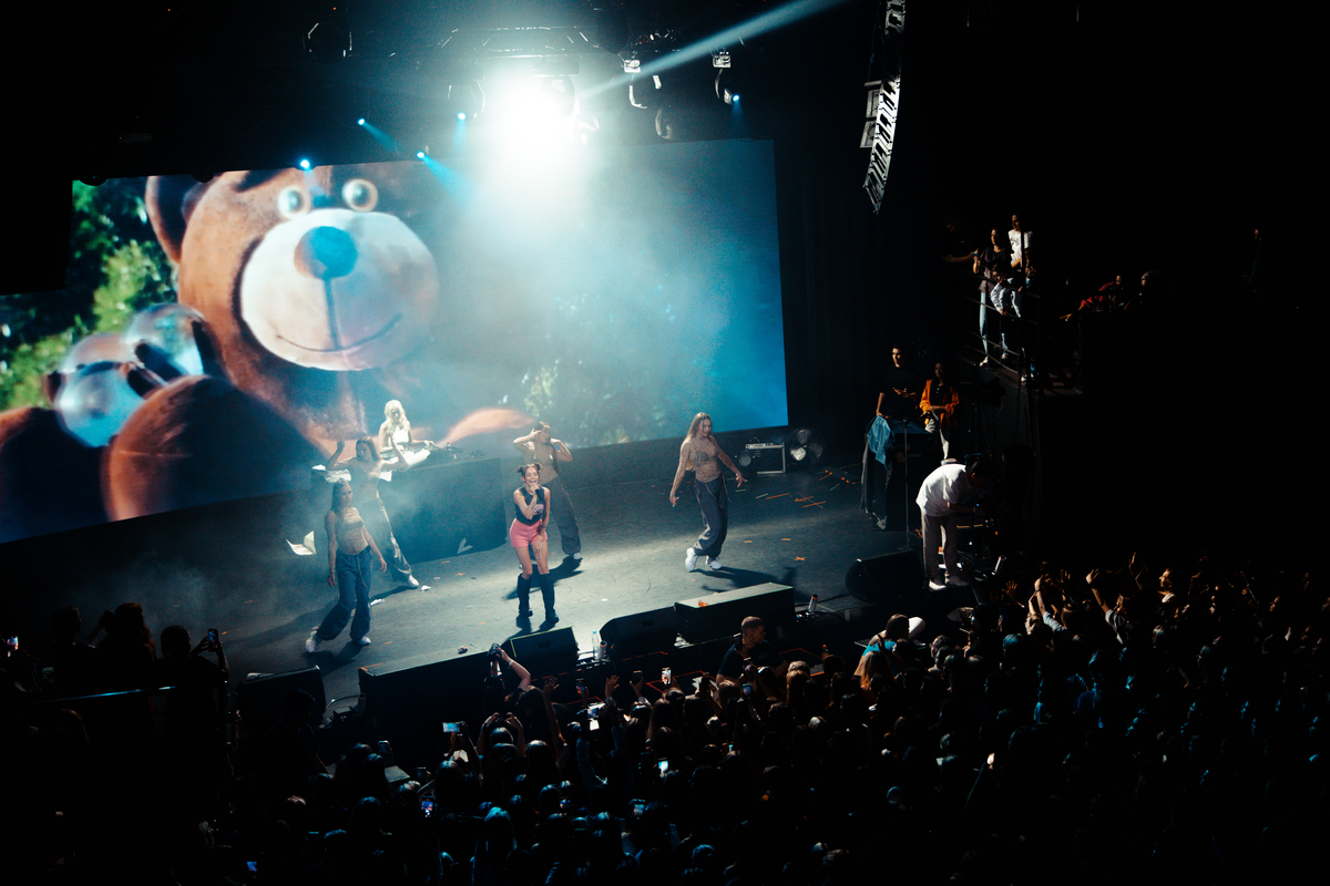 Валя Карнавал