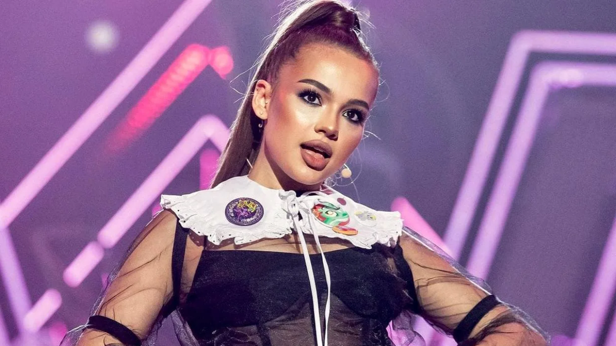 Валя Карнавал